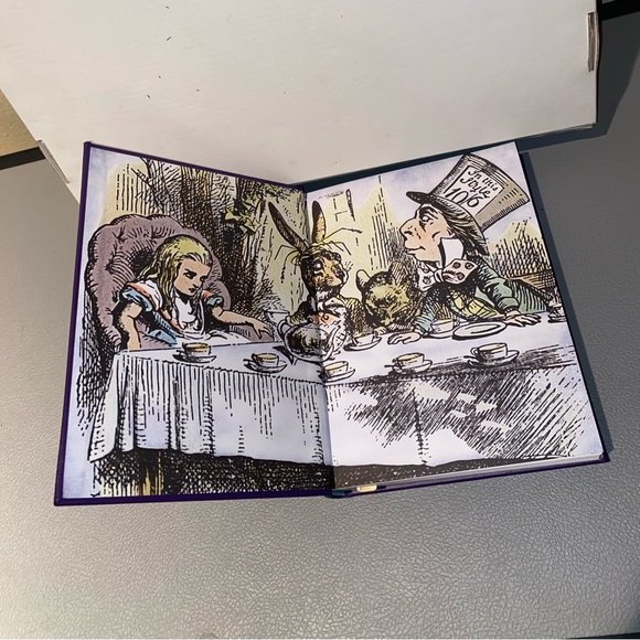 Alice’s Adventures in Wonderland and Through the Looking Glass - Picture 6 of 13